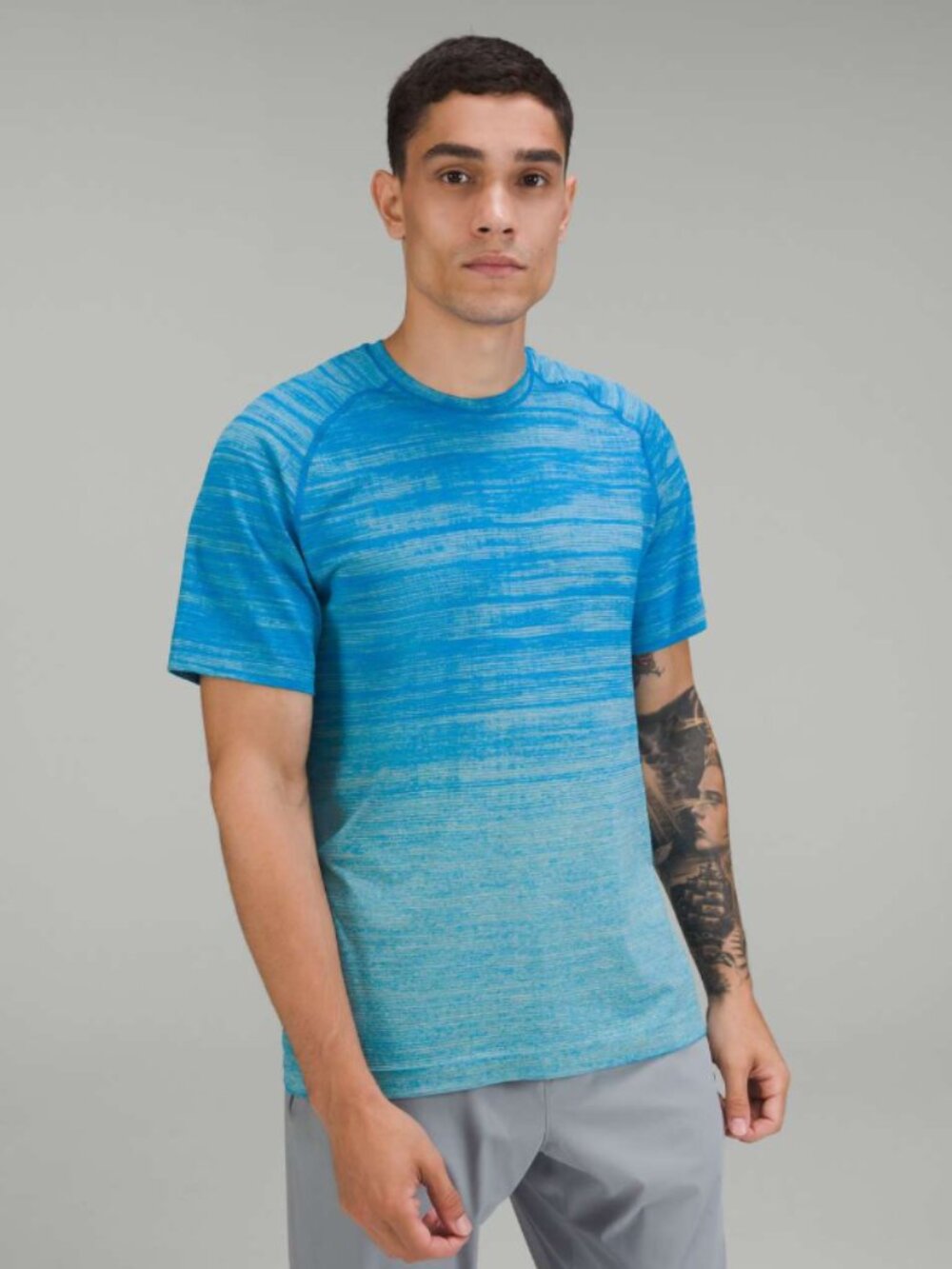 Lululemon Metal Vent Tech Short Sleeve in Blue Ombre Stripe - Size Medium Men's